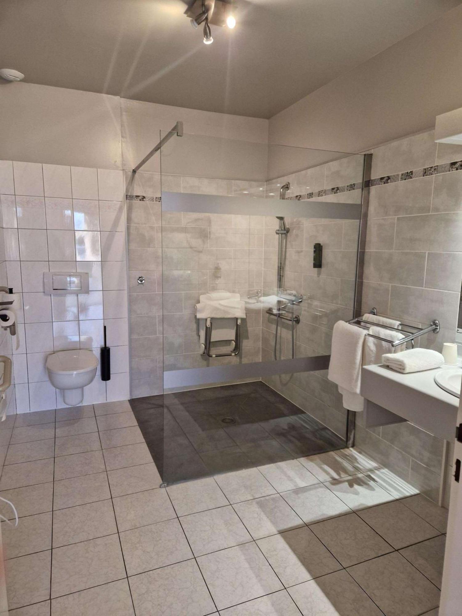 Holnon Sure Hotel By Best Western Saint-Quentin Ouest מראה חיצוני תמונה